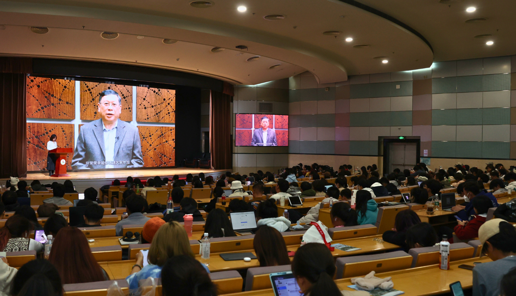 新加坡管理学院携手中国高校，聚焦领导力新要求，举办国际未来领袖论坛